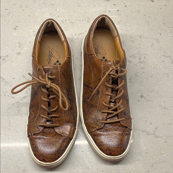 Patricia Nash Uma map pattern leather sneakers - Picture 4 of 10